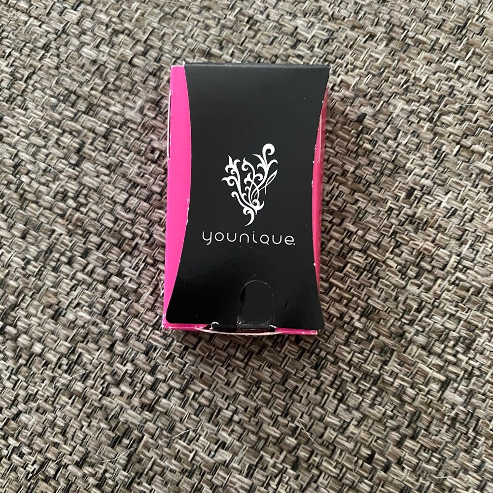 Younique Lucrative lip gloss samples